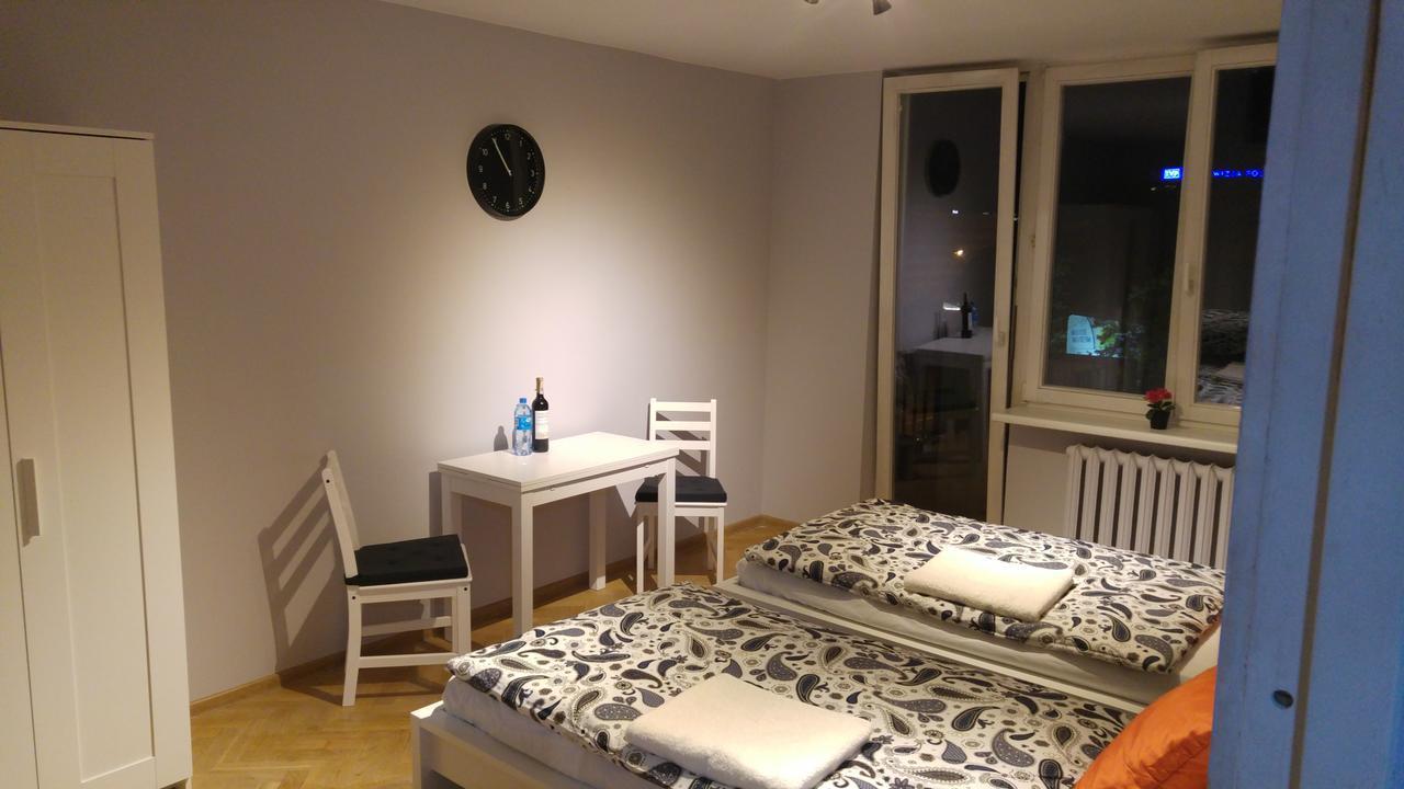 Rent0Nline Niepodleglosci Rooms Metro Warszawa Eksteriør bilde