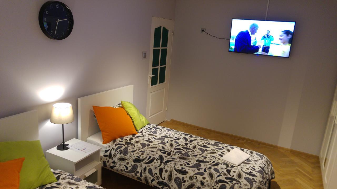 Rent0Nline Niepodleglosci Rooms Metro Warszawa Eksteriør bilde